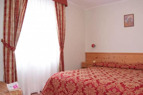 Albergo Eden Passo del Tonale Esterno foto