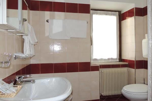Albergo Eden Passo del Tonale Esterno foto